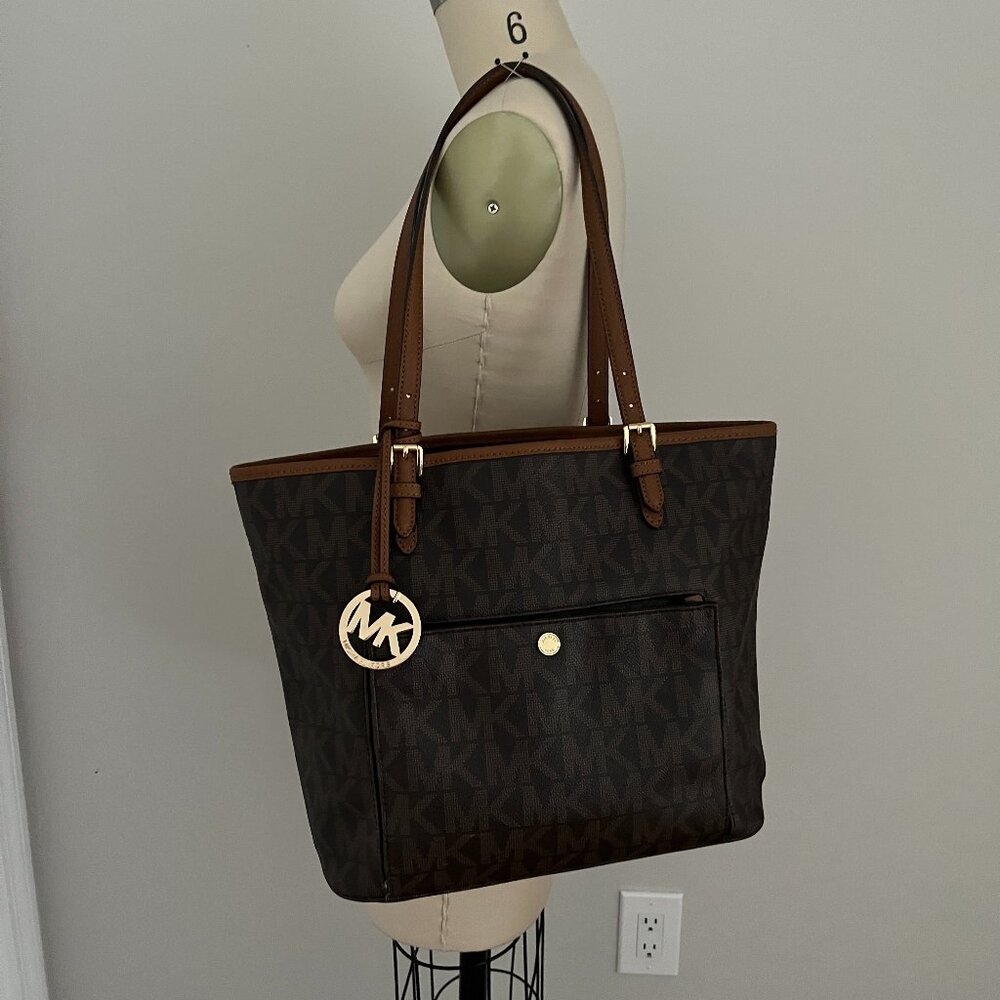 Michael Kors Jet Set Luxury Signature Brown Medium Top Zip Snap Pocket Tote Chic